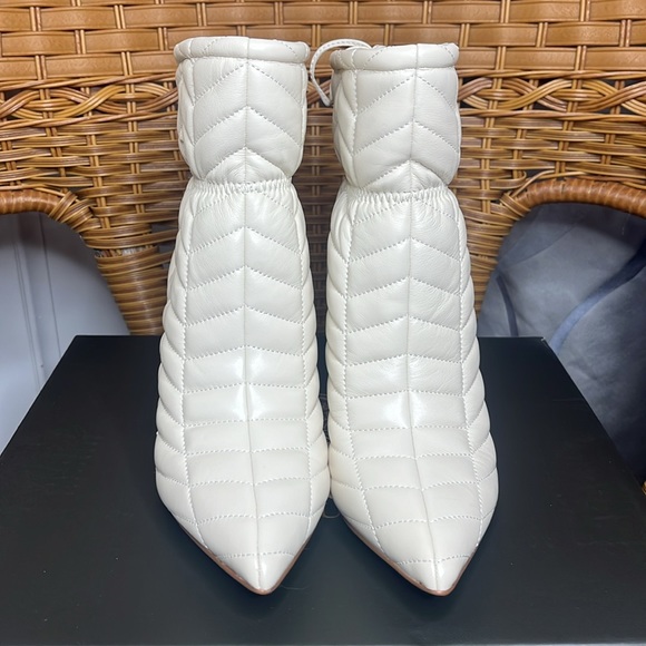 VINCE CAMUTO Leather Faderik Booties Cream Quilted - Picture 6 of 10